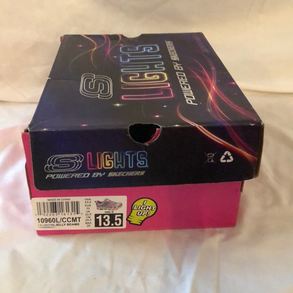 Girl’s 13.5 Sketchers Lights.